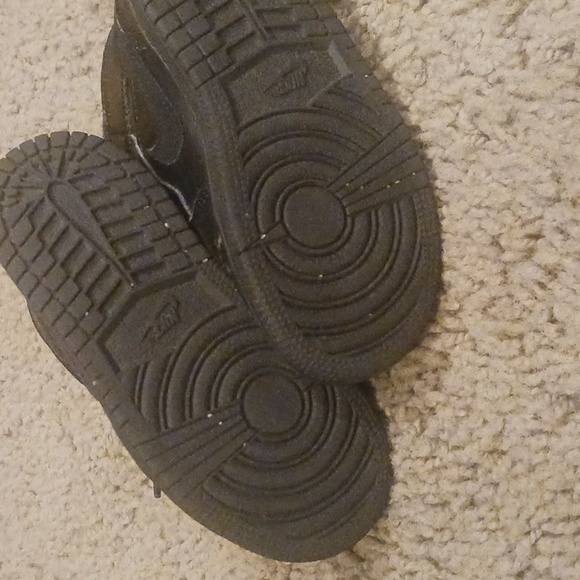 Jordan 1s Toddler - Picture 6 of 6